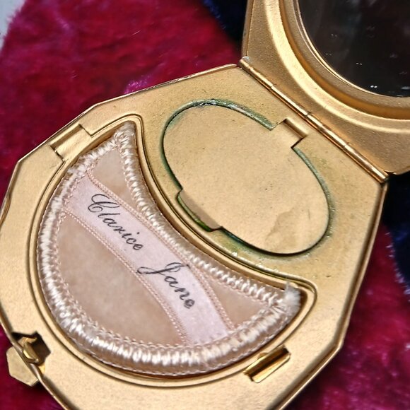 Clarice Jane Compact - Picture 3 of 8